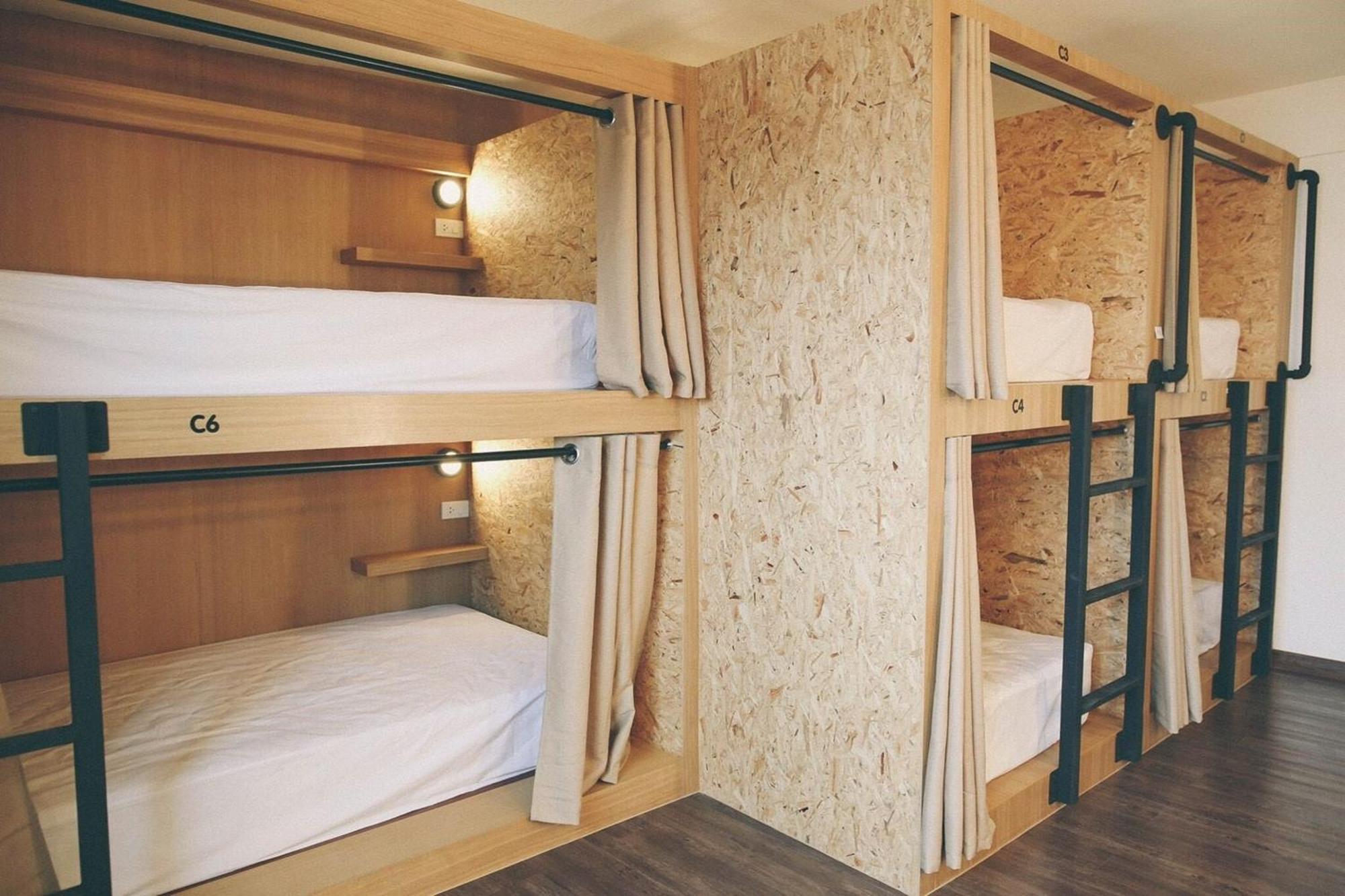 Vestique Hostel Chiang Mai Bagian luar foto