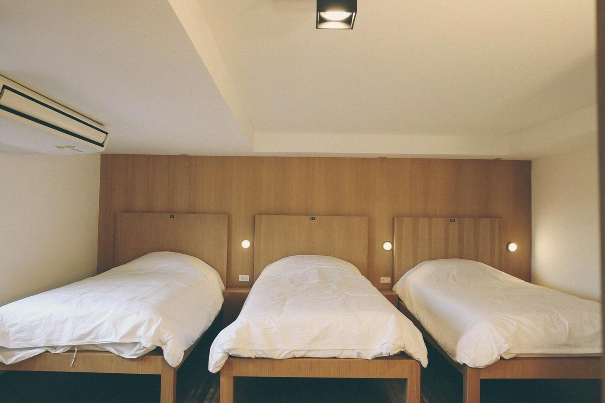 Vestique Hostel Chiang Mai Bagian luar foto