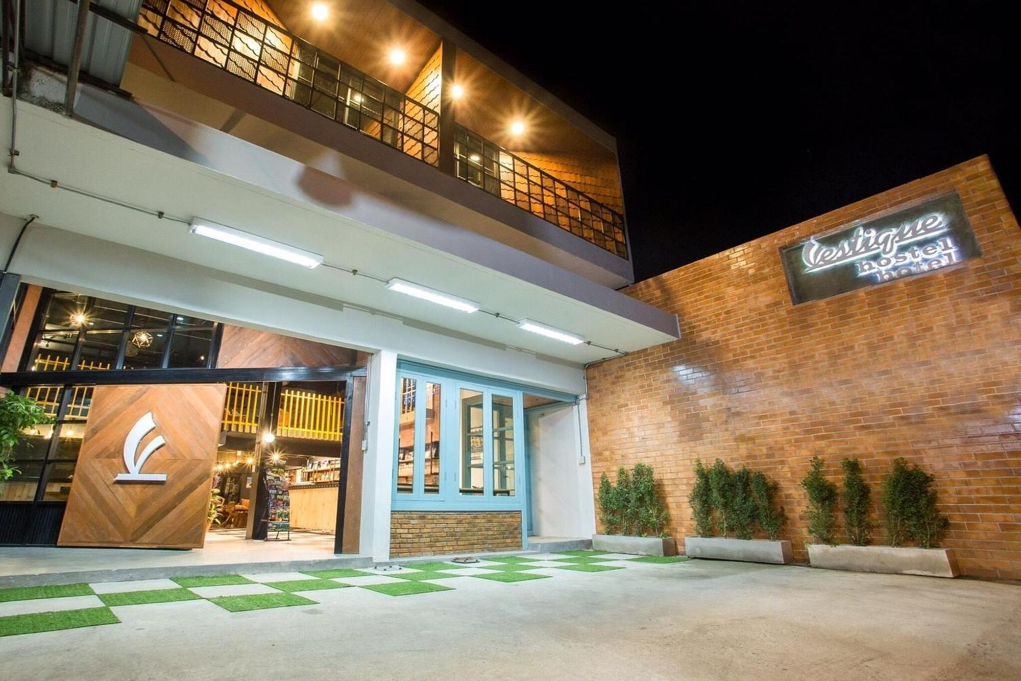 Vestique Hostel Chiang Mai Bagian luar foto