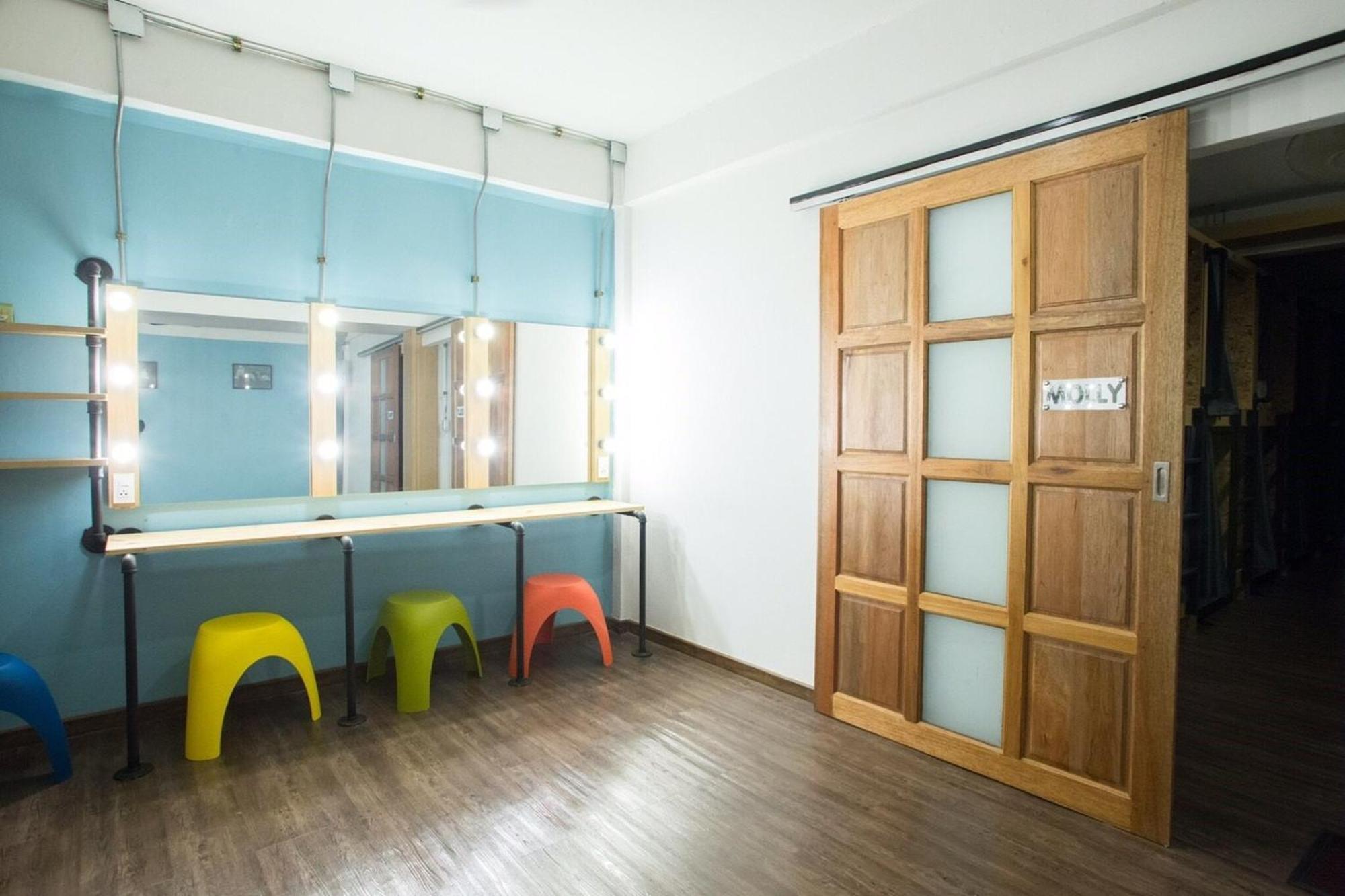 Vestique Hostel Chiang Mai Bagian luar foto