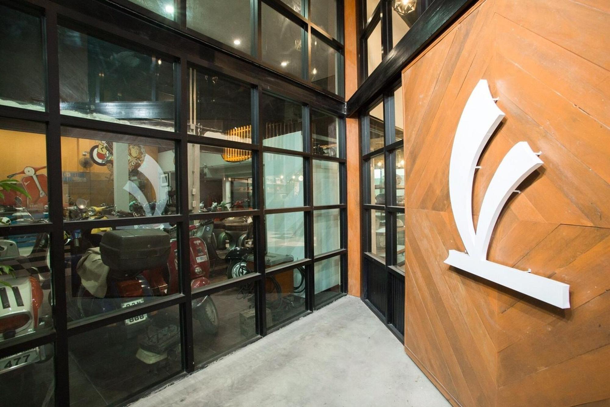 Vestique Hostel Chiang Mai Bagian luar foto