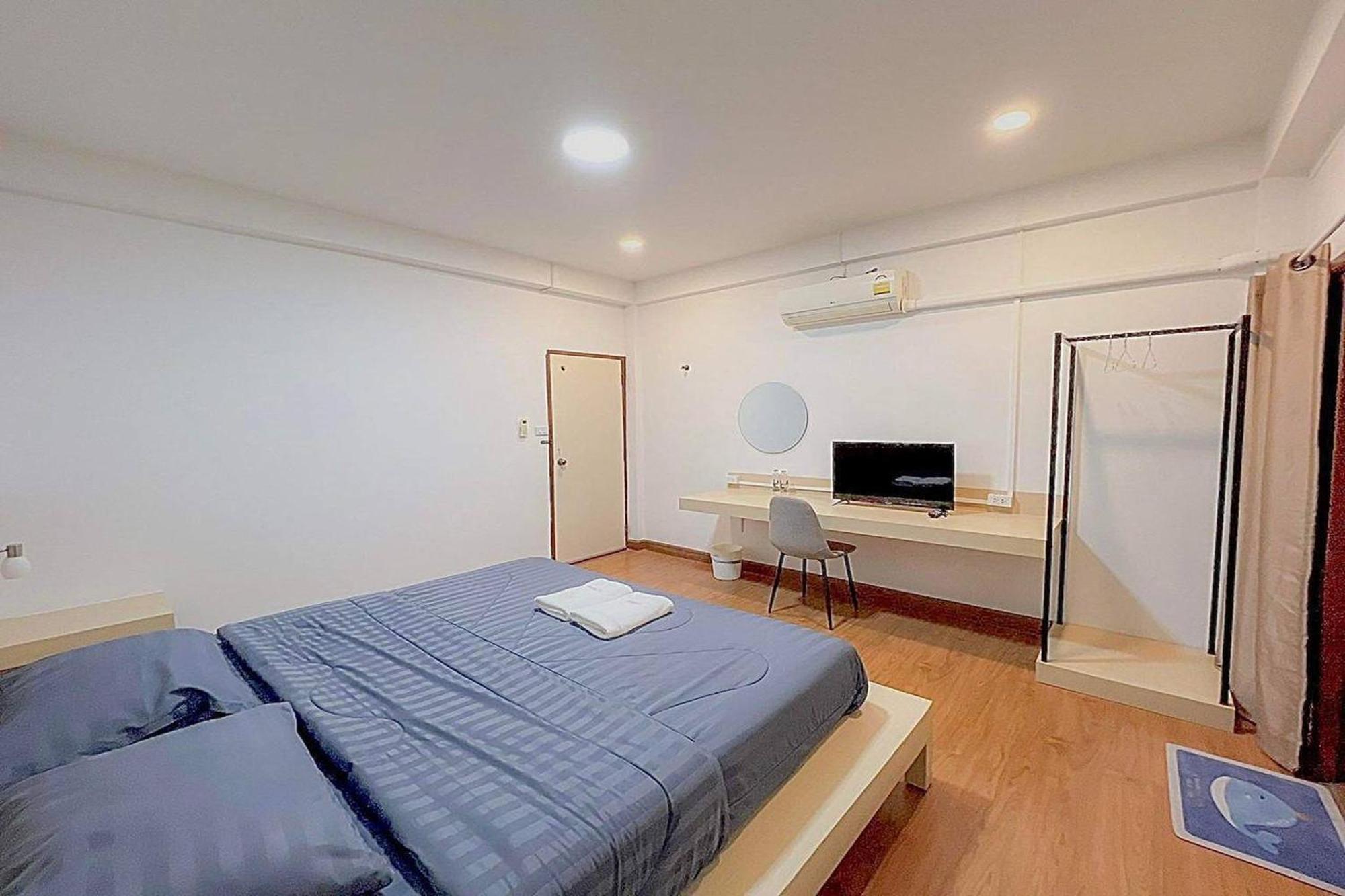 Vestique Hostel Chiang Mai Bagian luar foto